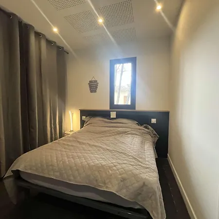 Apartment T2 Avec Piscine Et Parking, Cap D'agde - Fr-1-249-430 *